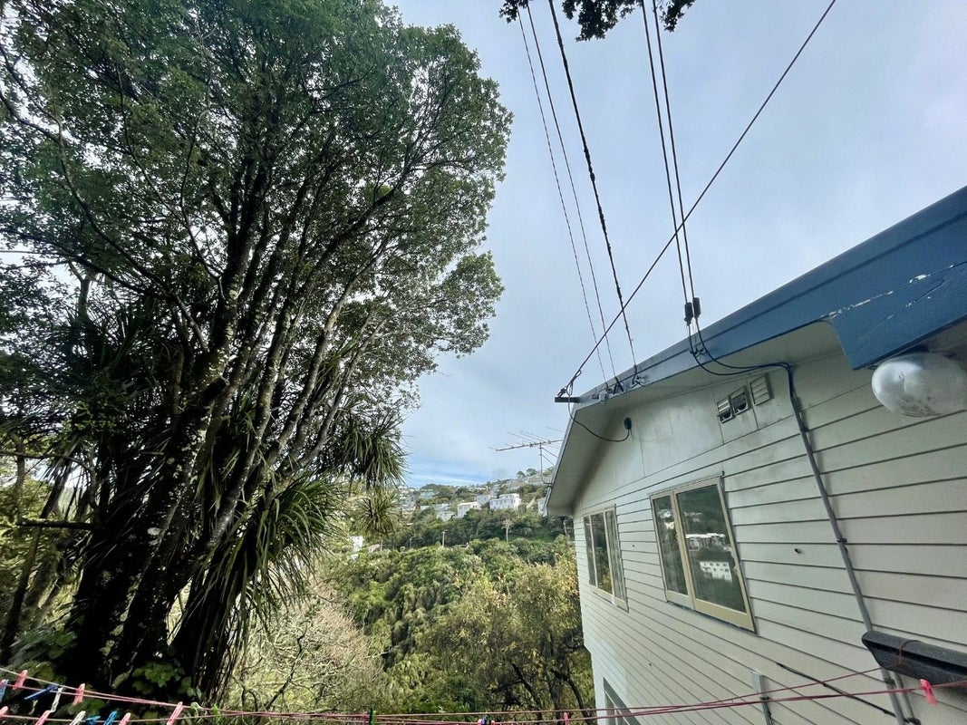 24 Saint Michaels Crescent, Kelburn, Wellington - Carousel 1