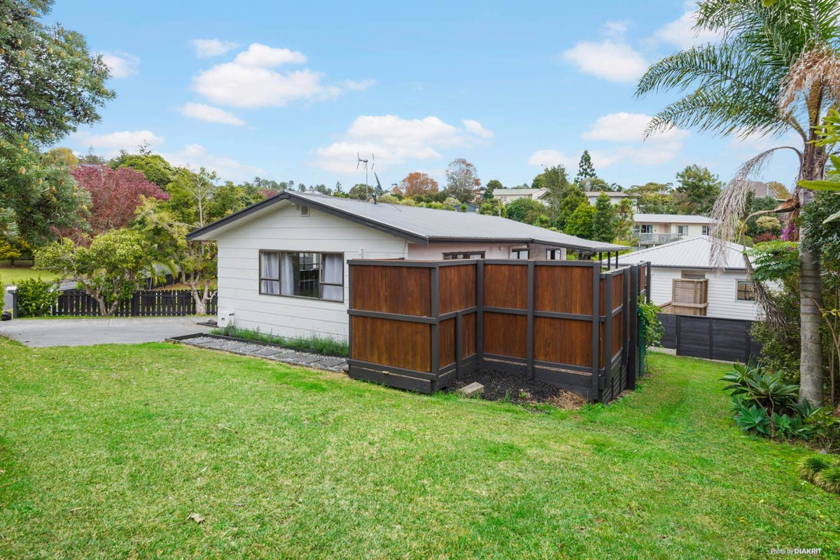 5 Sun Valley, Hatfields Beach, Orewa - Carousel 1