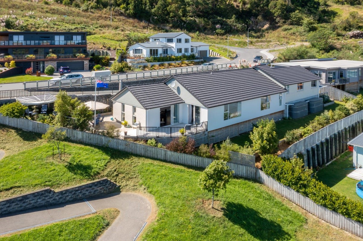 72 Kakariki Grove, Waikanae - Carousel 30