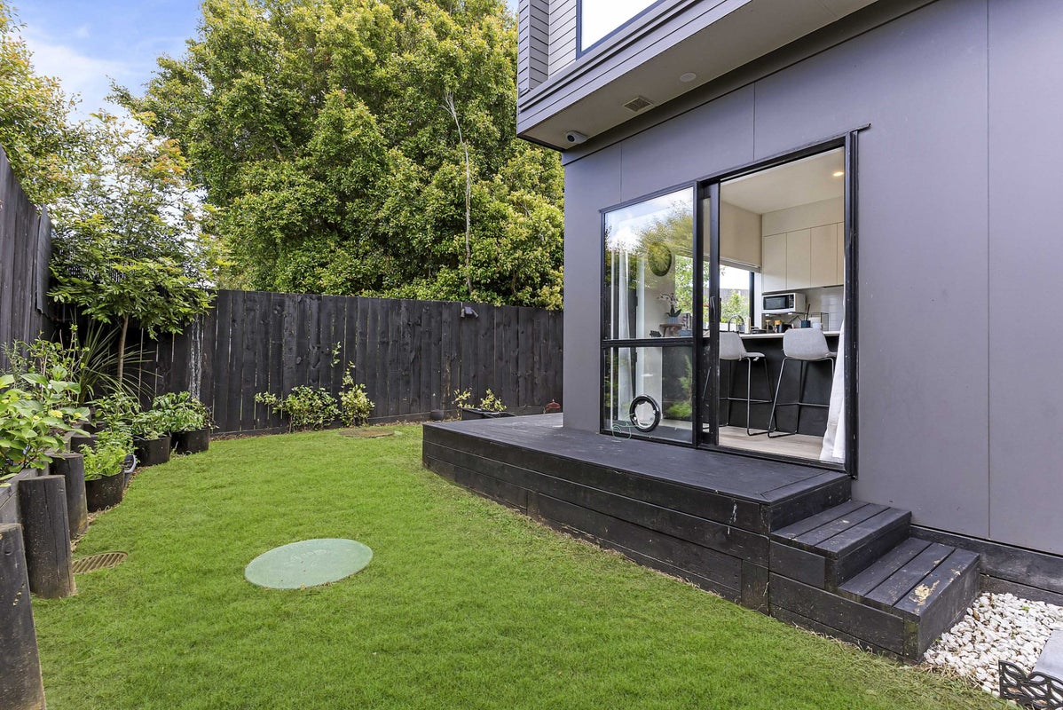 8C Edgar Pearce Place, Howick, Auckland - Carousel 21