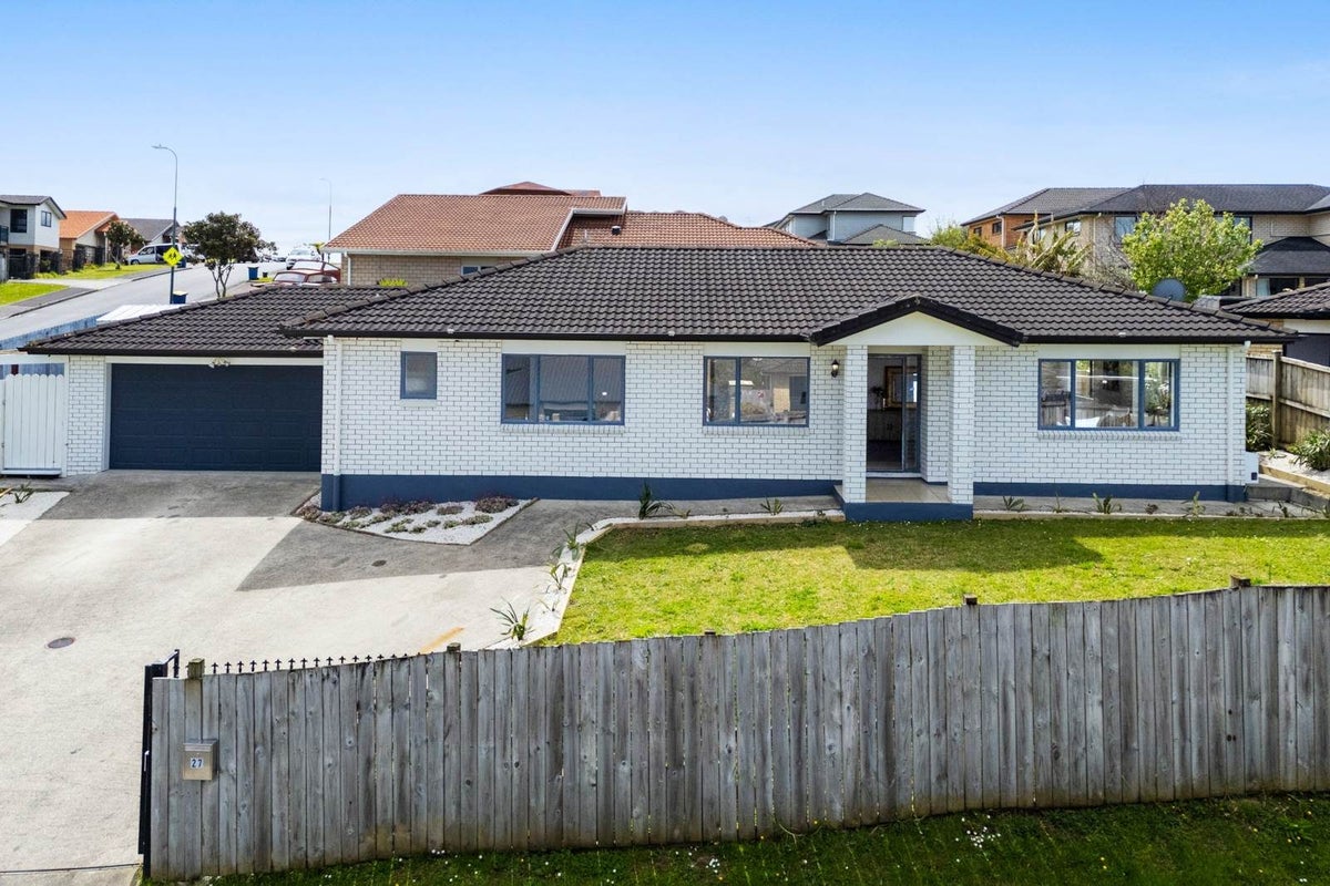 27 Gordon Stanley Drive, Massey, Auckland - Carousel 2