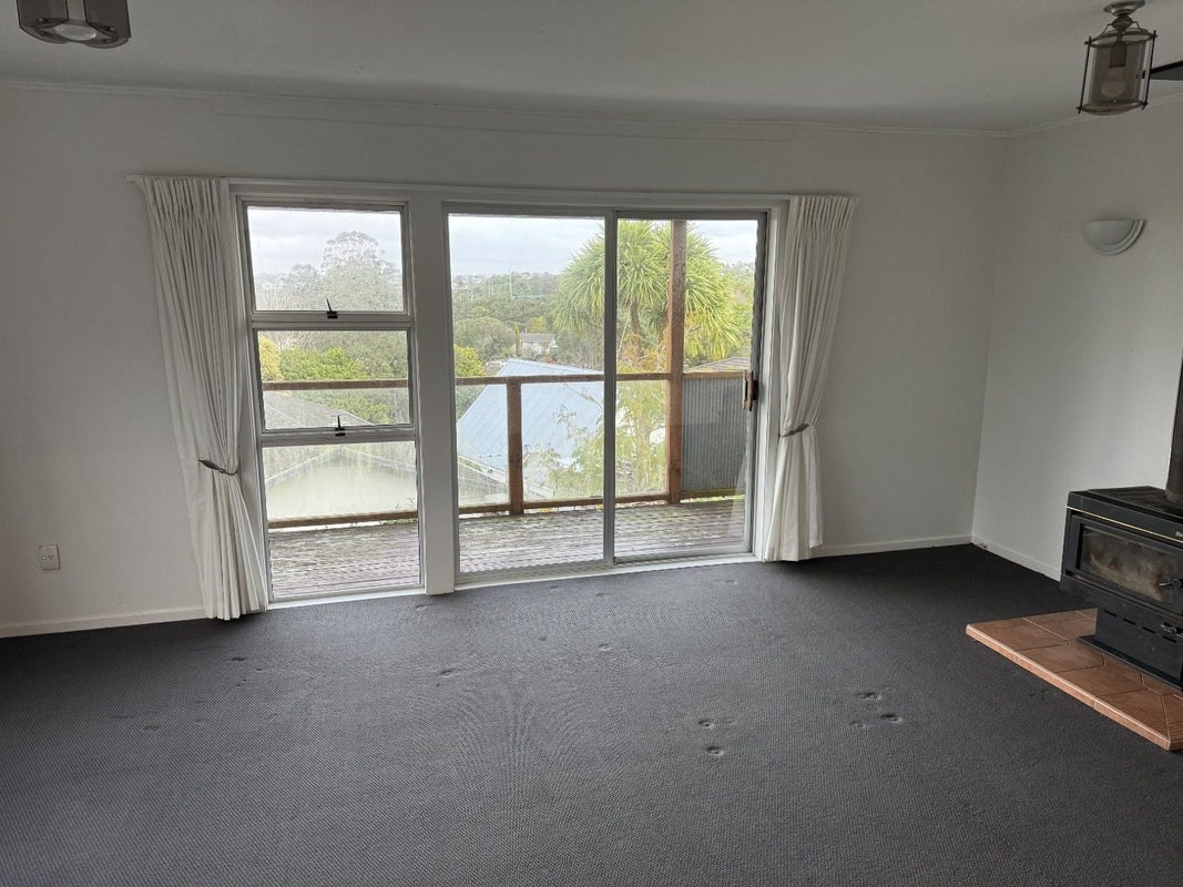 9 Laurina Road, Sunnynook, Auckland - Carousel 2