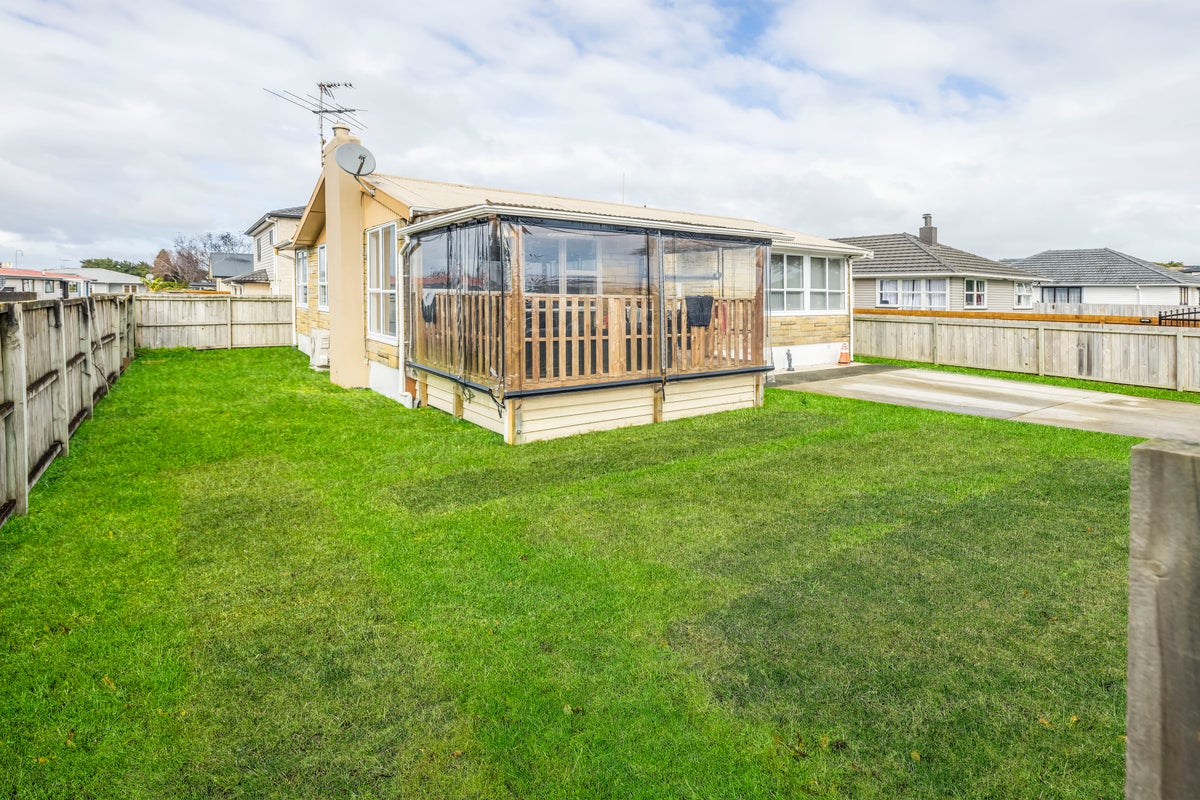 24 Martin Road, Manurewa, Auckland - Carousel 12