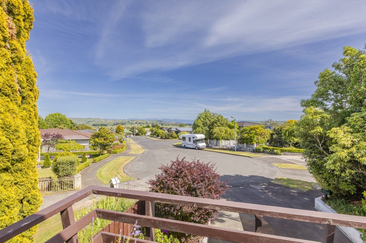 11 Mount View Place, Waipukurau - Carousel 1