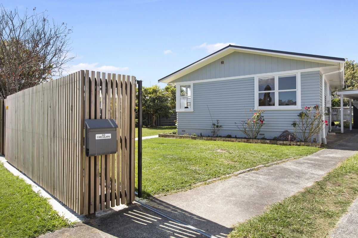 18 Claremont Avenue, Chartwell, Hamilton - Carousel 1