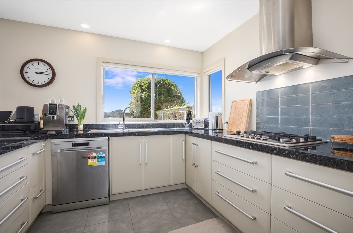 30 Aotea Drive, Aotea, Porirua - Carousel 2