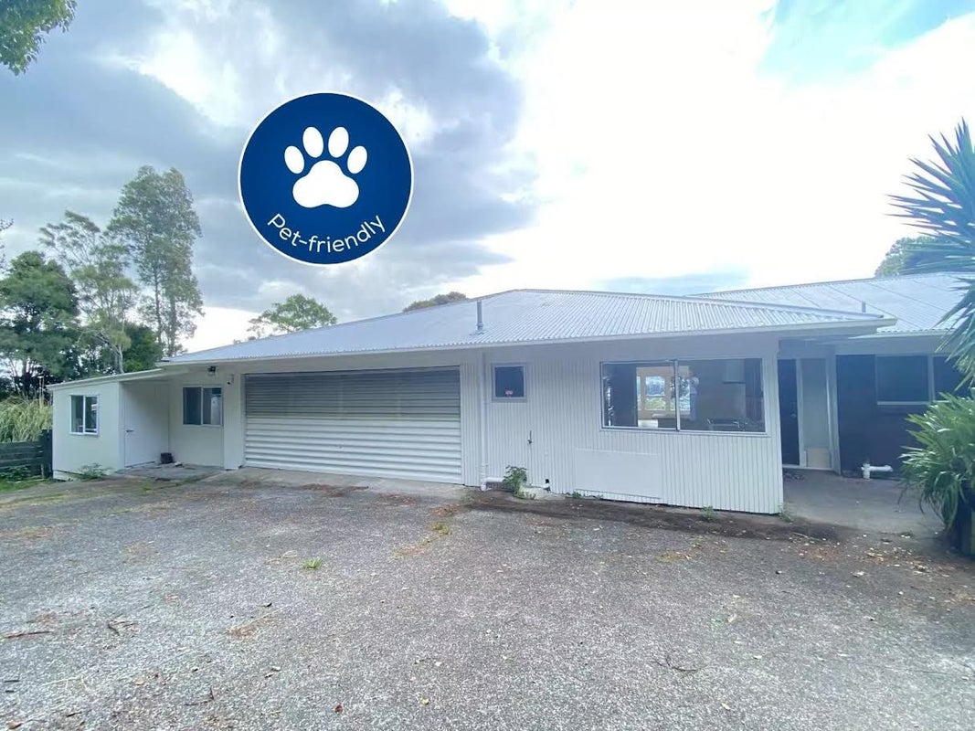 172 Point View Drive, East Tamaki Heights, Auckland - Carousel 1
