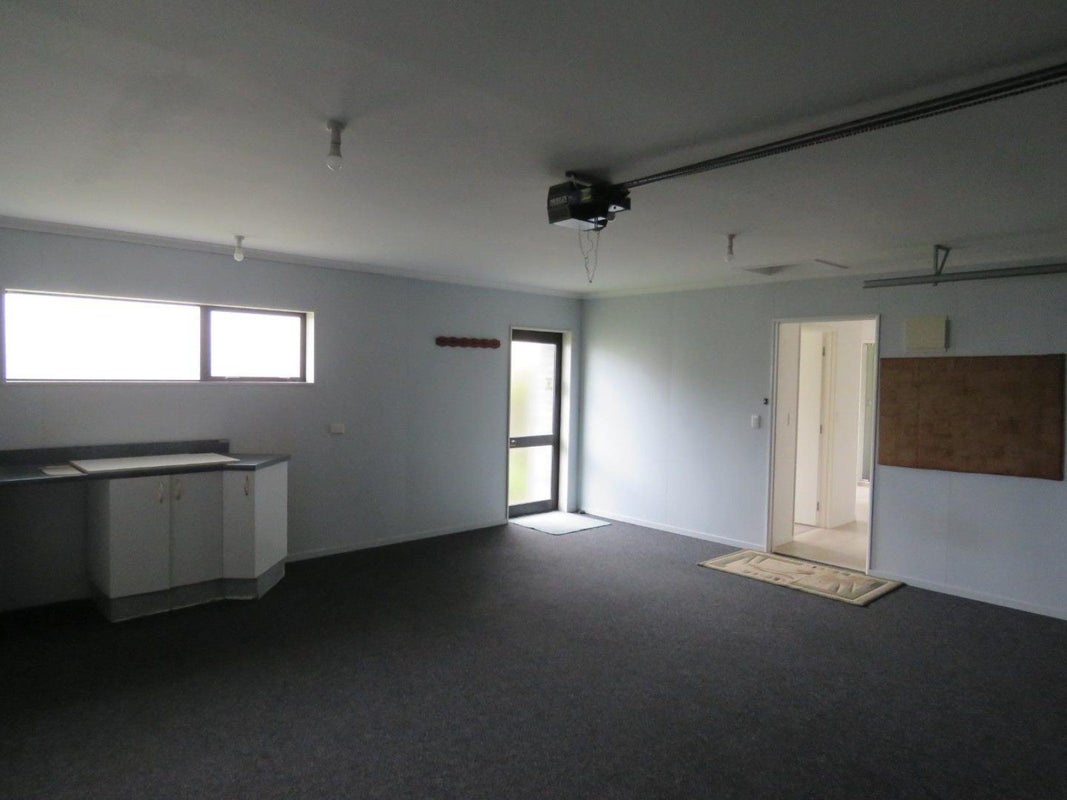 52 Paynters Avenue, Strandon, New Plymouth - Carousel 12