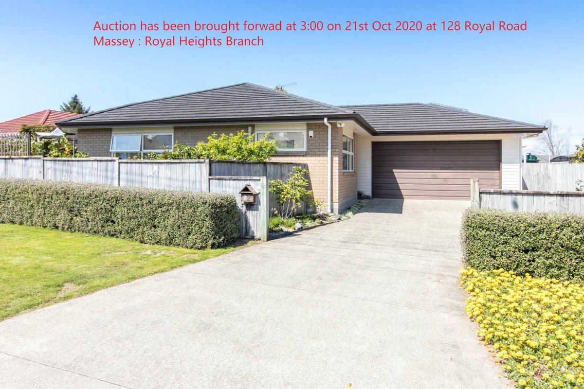 82 Neil Avenue, Te Atatu Peninsula, Auckland - Carousel 1