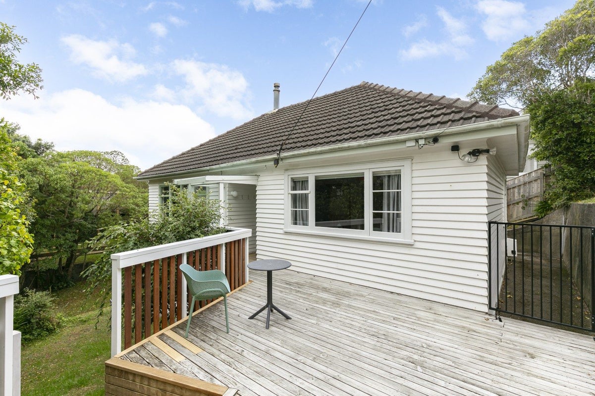 13 Aplin Terrace, Ngaio, Wellington - Carousel 1