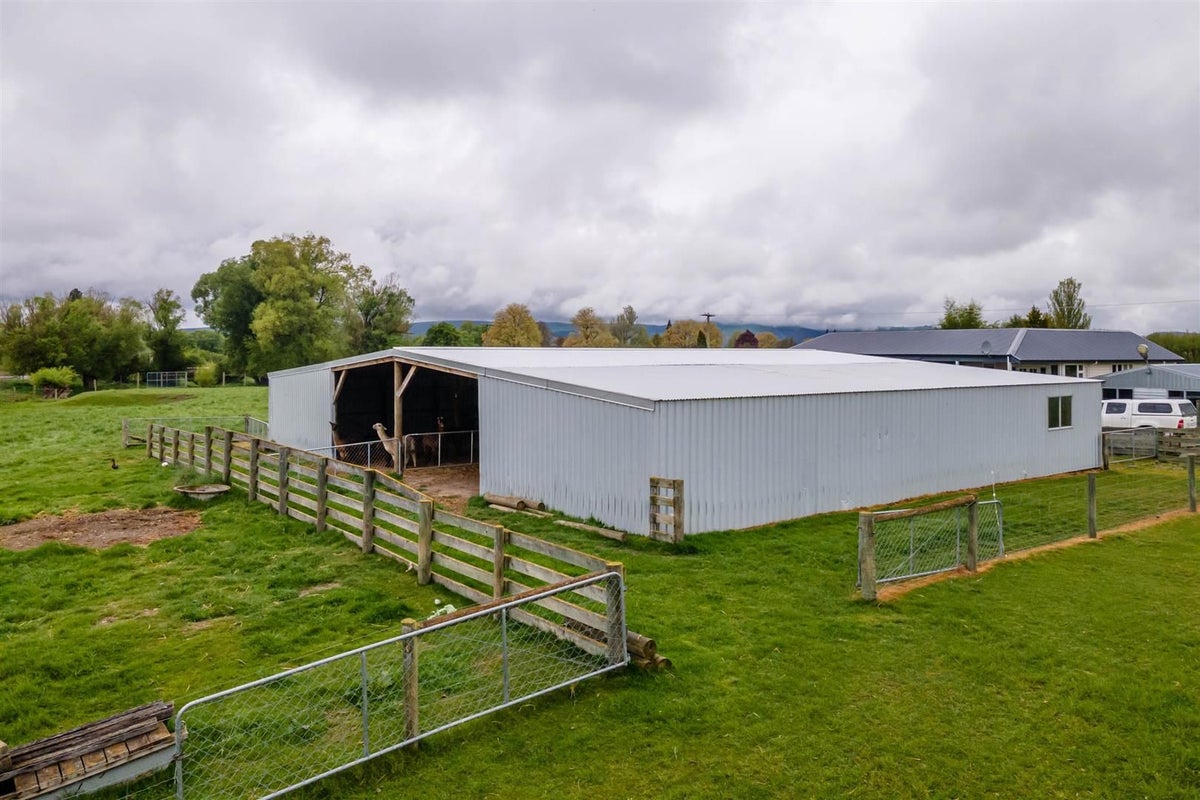 18 Nixons Road, Fairlie - Carousel 2