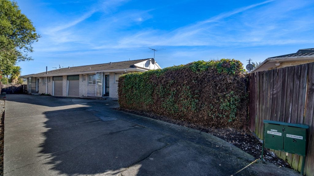 1/5 Peters Lane, Spreydon, Christchurch - Carousel 1