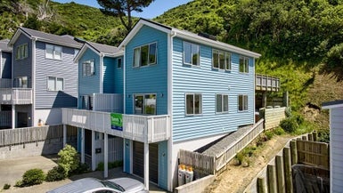 10B Rarangi Way, Owhiro Bay, Wellington - Carousel 1