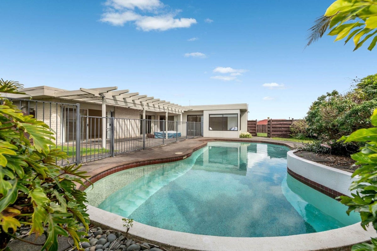 21A Bramley Drive, Farm Cove, Auckland - Carousel 2