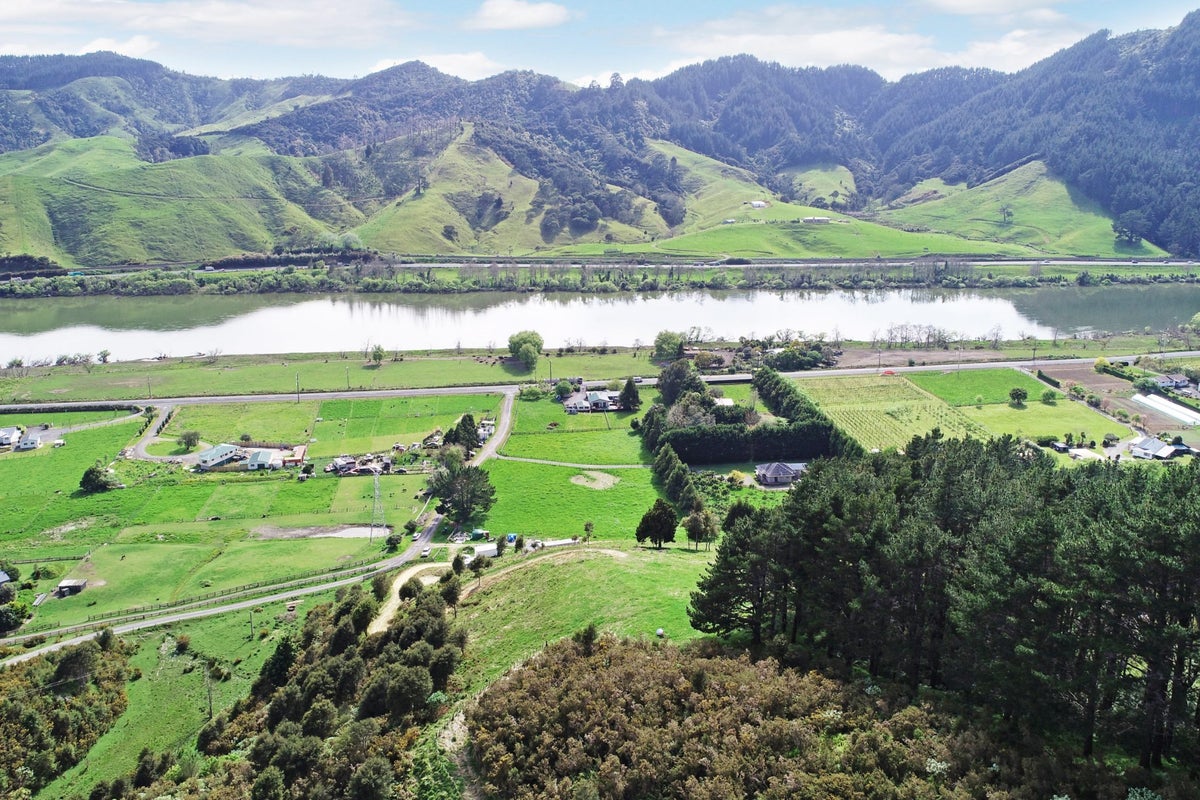 855B Hakarimata Road, Huntly - Carousel 1