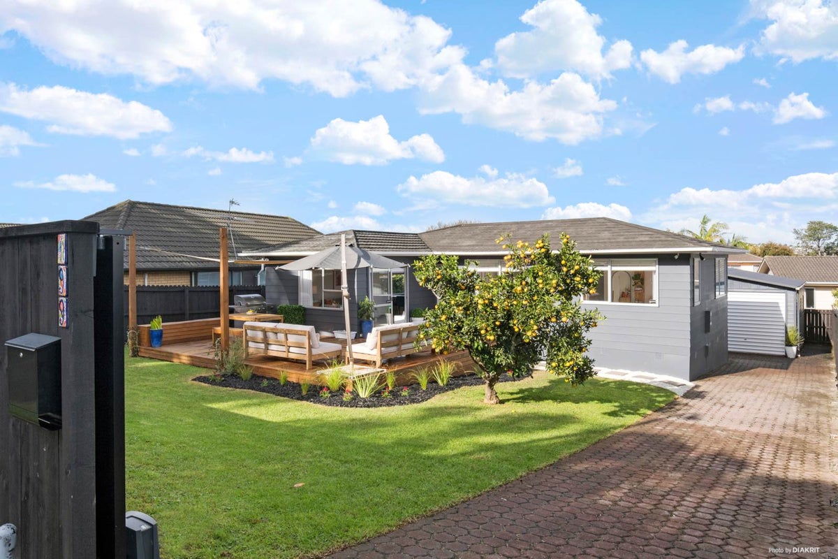 199 Gills Road, Half Moon Bay, Auckland - Carousel 1