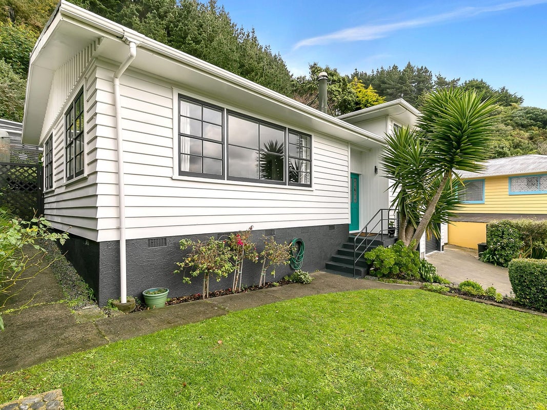 10 Colonial Grove, Tawa, Wellington - Carousel 20