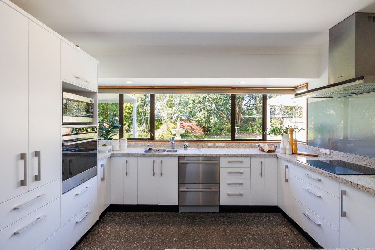 7 Rosebank Avenue, Kelvin Grove, Palmerston North, Manawatu / Whanganui - Carousel 2