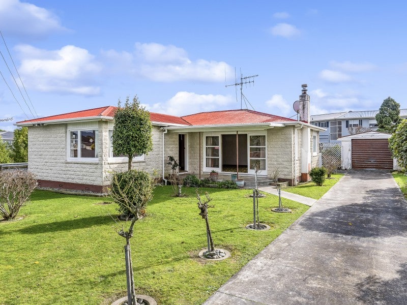 17 Lemon Street, Otaki - Carousel 1