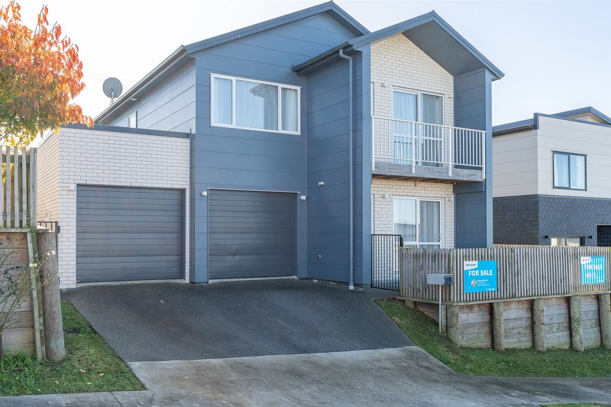4 Retallick Place, Flagstaff, Hamilton - Carousel 2