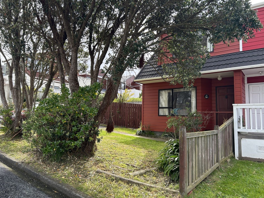 10 Rangitane Street, Maupuia, Wellington - Carousel 2