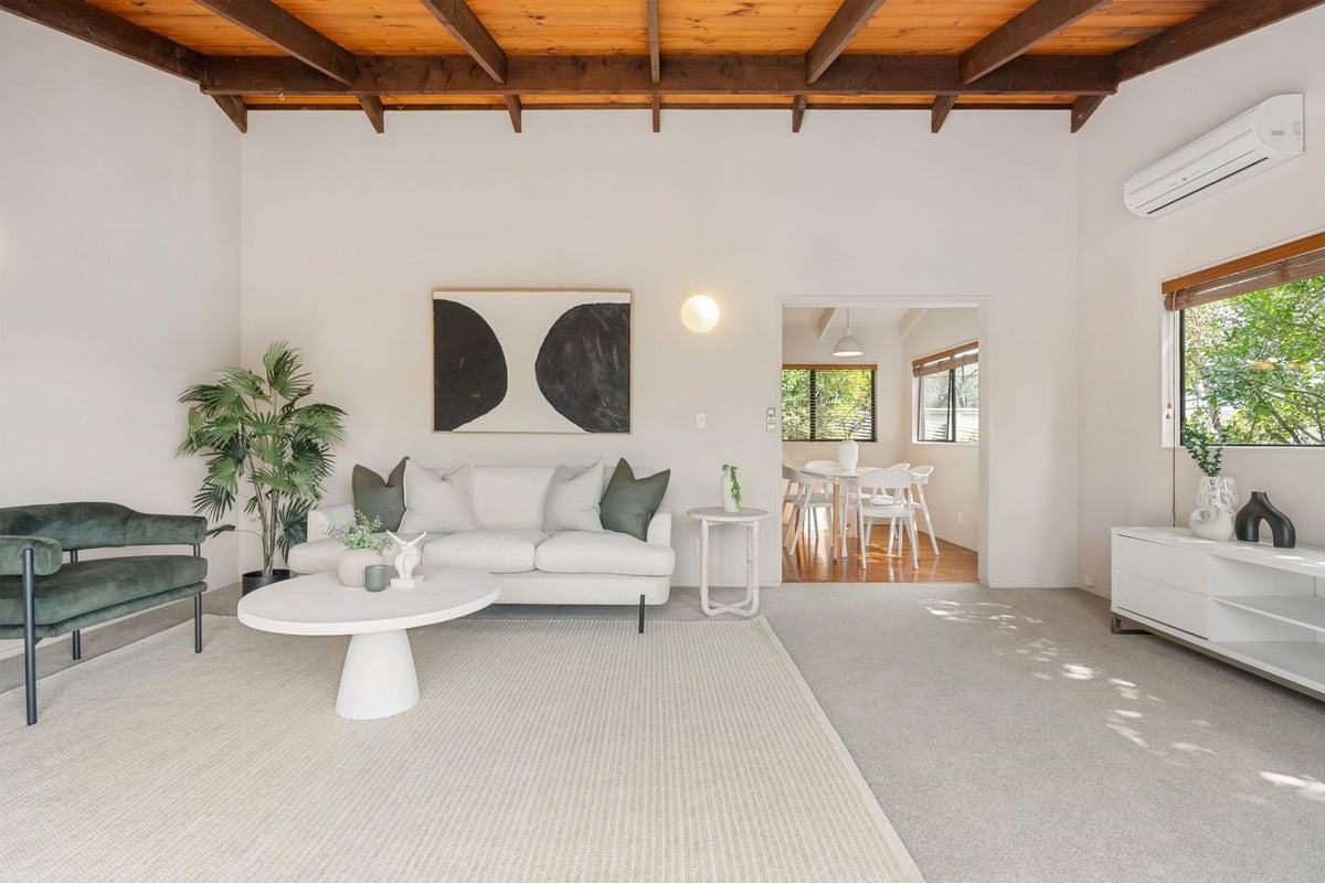2/46 Matipo Road, Mairangi Bay, Auckland - Carousel 2