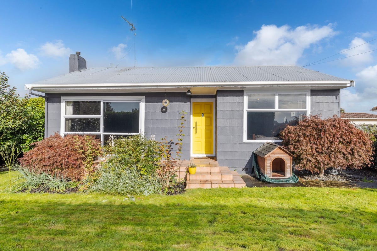 3 Sandwich Road, St Andrews, Hamilton - Carousel 1