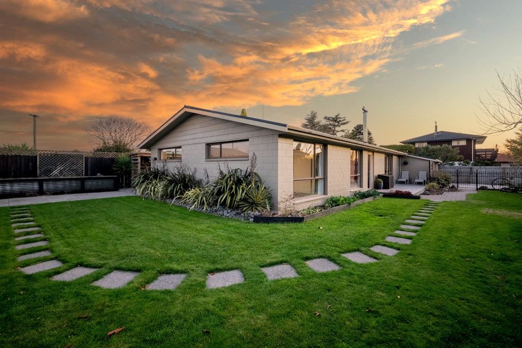 8A Fenmere Place, Burwood, Christchurch - Carousel 1