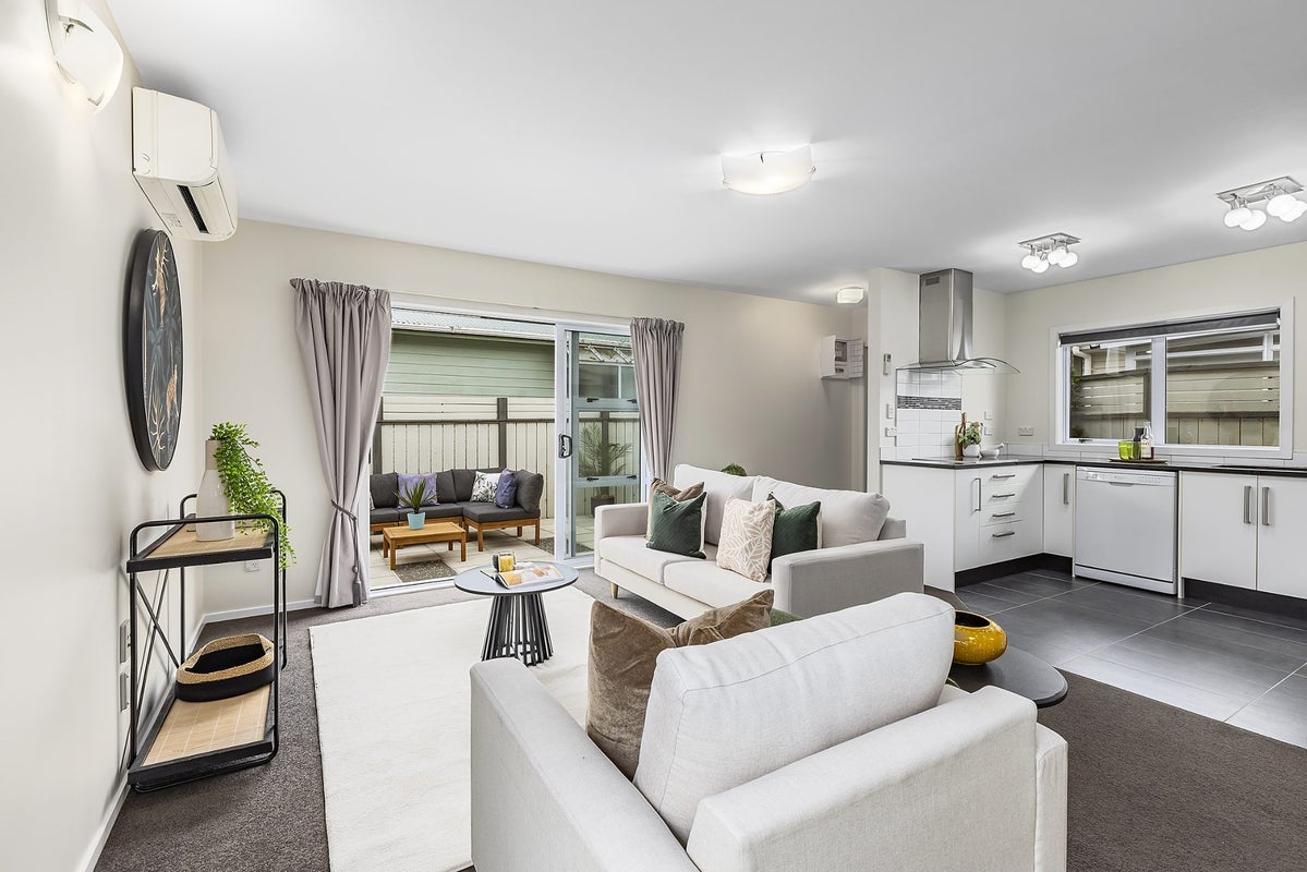 19B Hinau Street, Tawa, Wellington - Carousel 1