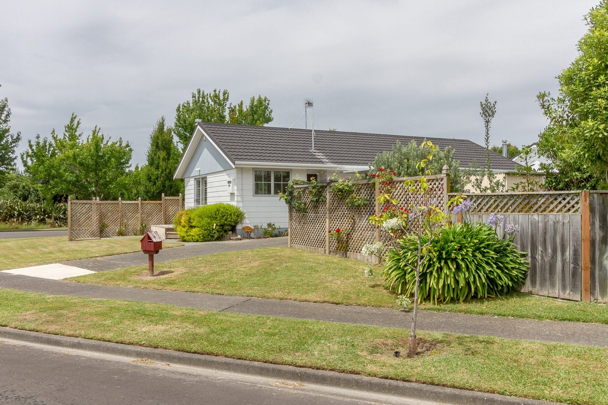 1 Wilkie Place, Greenmeadows, Napier - Carousel 16