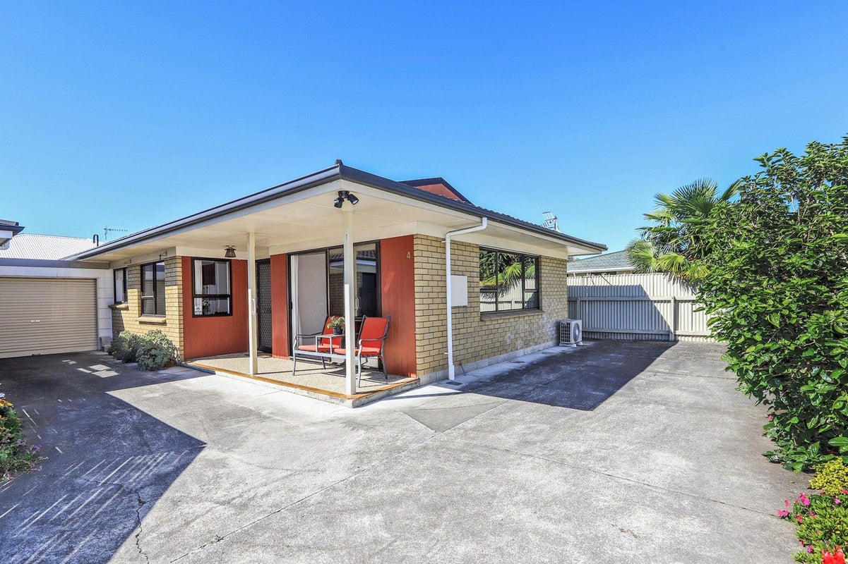 4/3 ELBOURNE STREET, TARADALE, NAPIER - Carousel 1