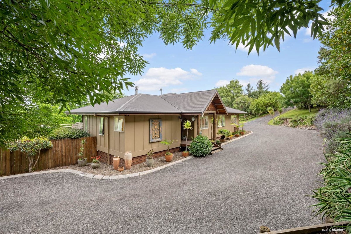 759 Wairamarama, ONEWHERO, TUAKAU - Carousel 1
