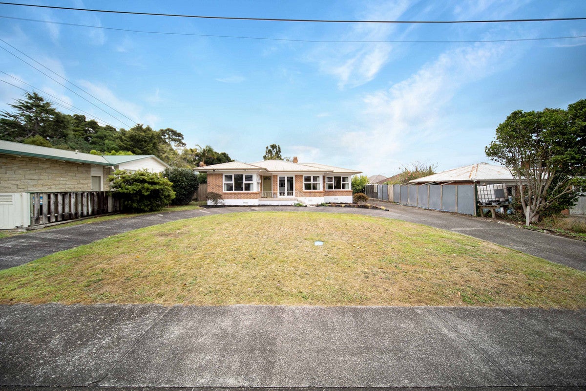 5 Callis Avenue, Opaheke, Papakura - Carousel 24