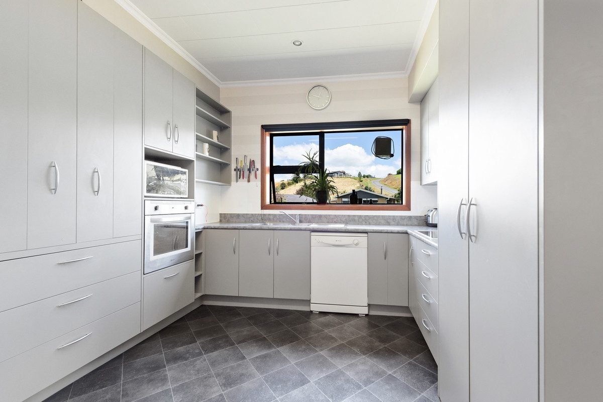 112 Coutts Road, Gore, Gore - Carousel 2