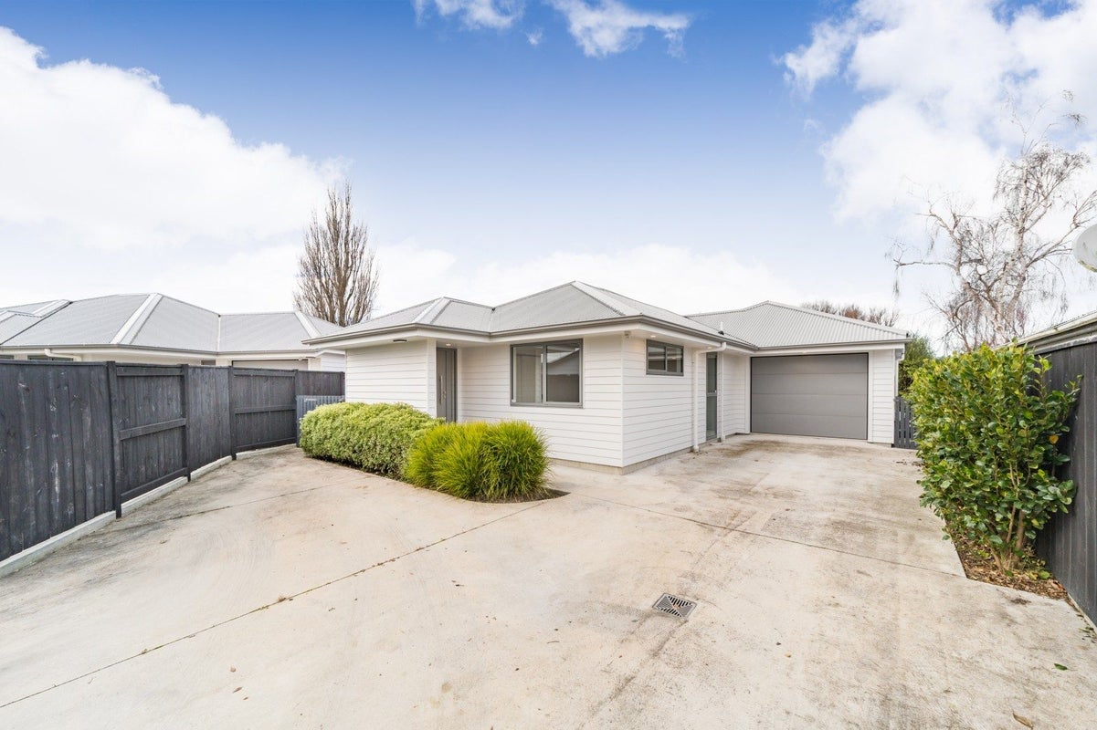 49B Escort Grove, Awapuni, Palmerston North - Carousel 1