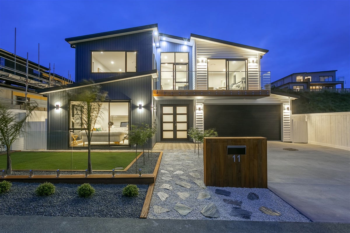 11 Hanikura Street, Long Bay, Auckland - Carousel 1