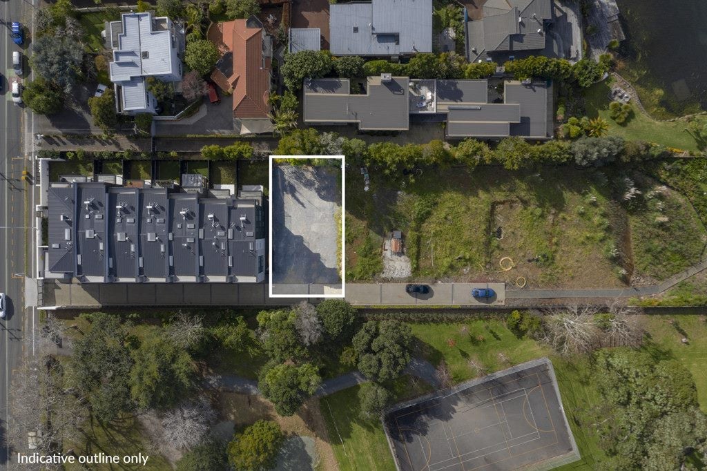 16 Macbeth Court, Milford, Auckland - Carousel 2