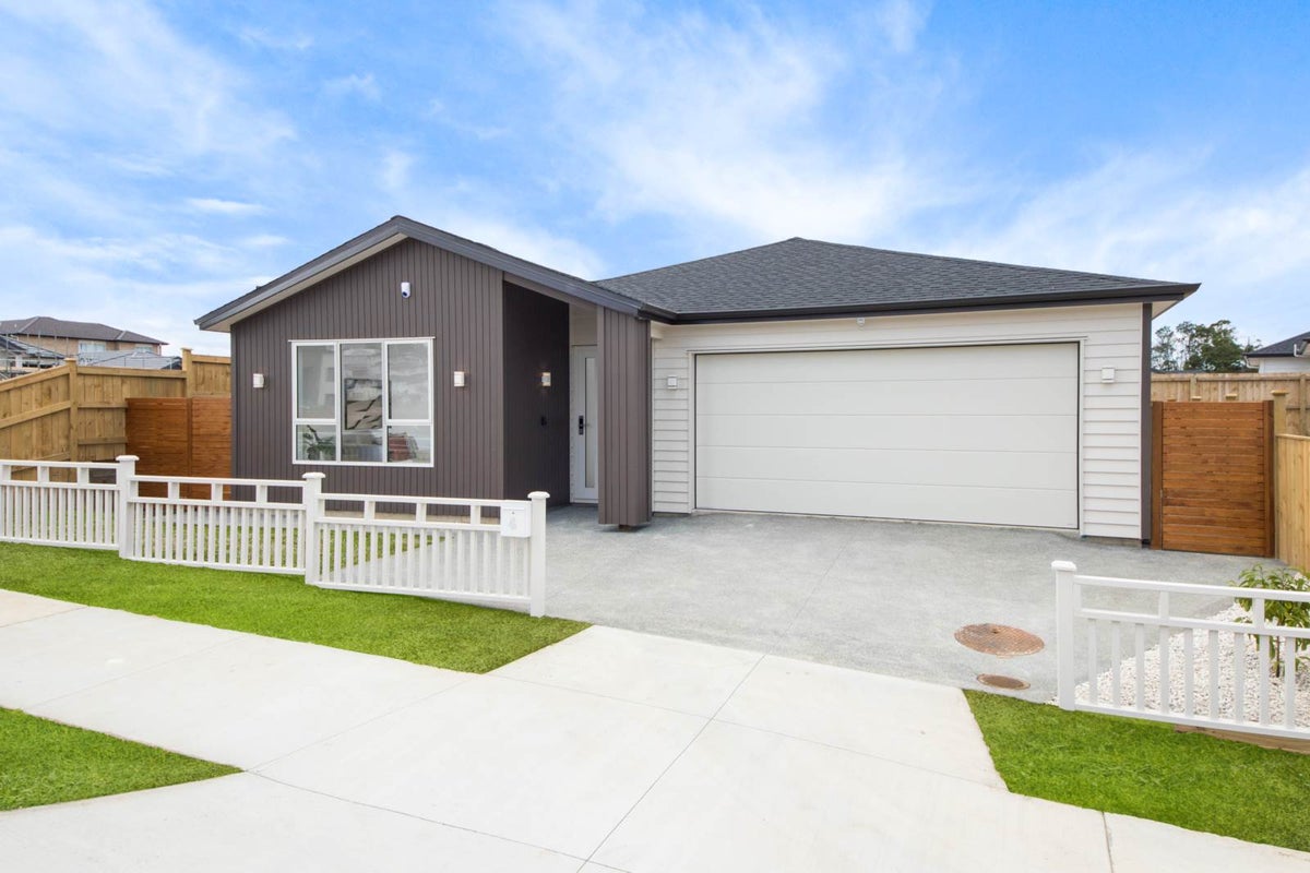 4 Kaimai Avenue, Massey, Auckland - Carousel 23
