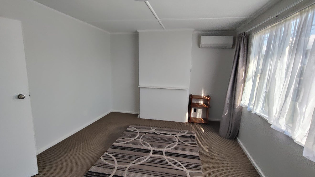 5 List Street, Welbourn, New Plymouth - Carousel 2