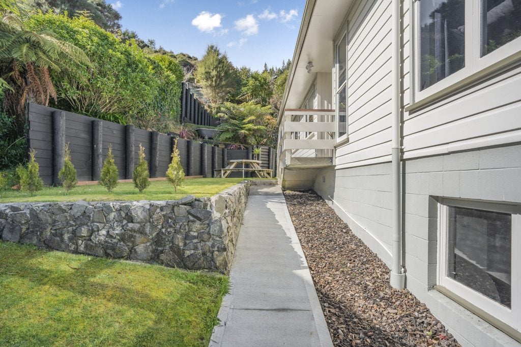 16 Mataura Grove, Wainuiomata, Lower Hutt - Carousel 2