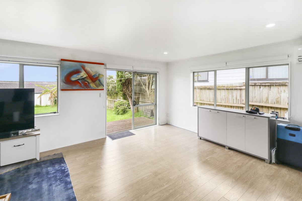 30 Wai Iti Place, Clendon Park, Auckland - Carousel 2