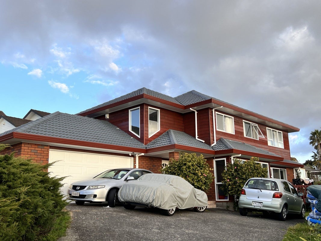 7 Anure Place, Highland Park, Auckland - Carousel 2