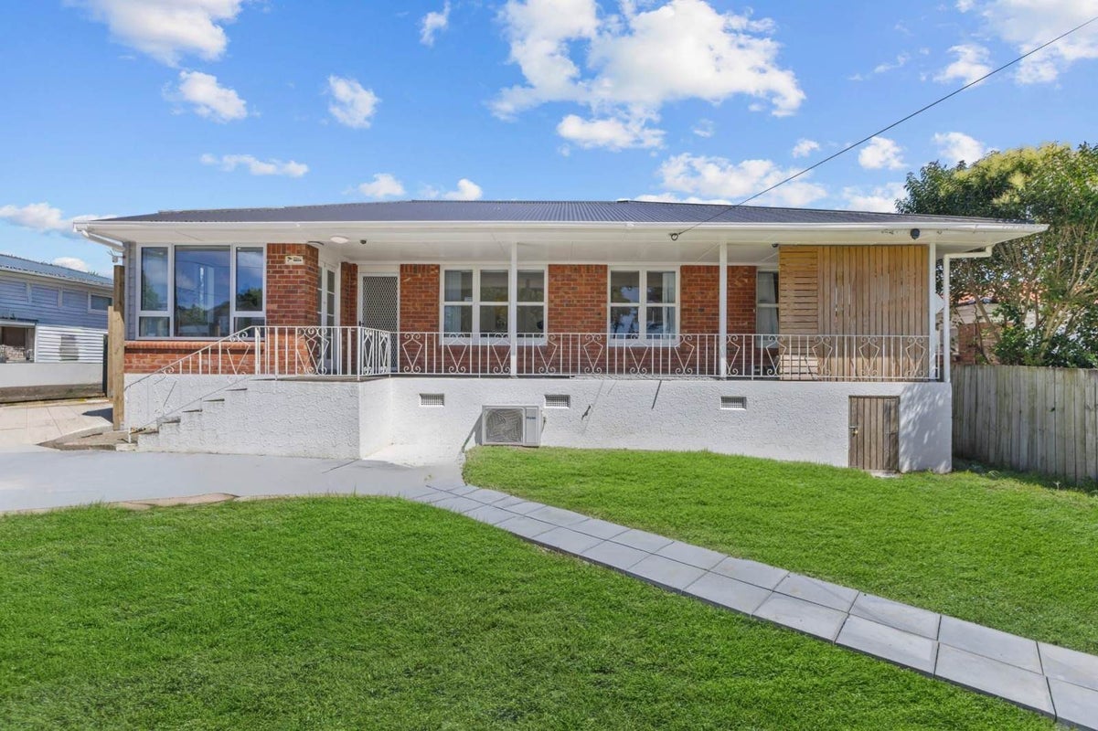 41 Puriri Road, Manurewa, Auckland - Carousel 1