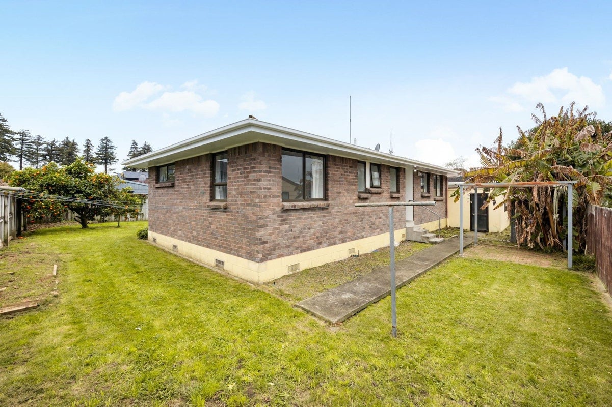 11A Inverness Avenue, Hamilton East, Hamilton - Carousel 2