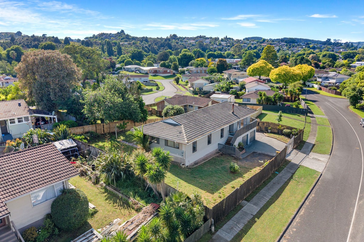 6 Fairdale Avenue, Red Hill, Papakura - Carousel 1