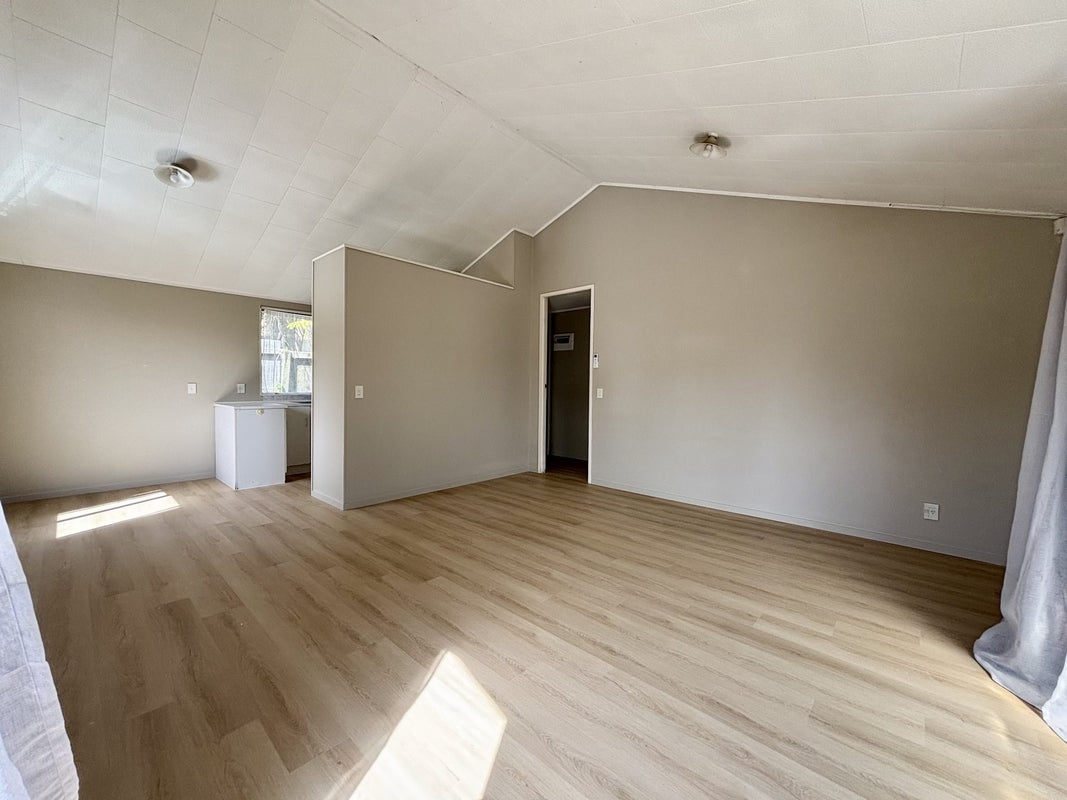 3/42 Fairlands Avenue, Waterview, Auckland - Carousel 2