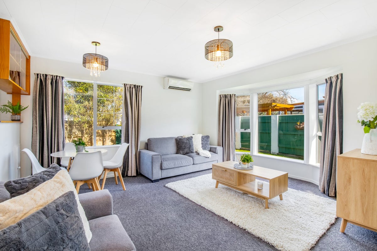 2/22 Montana Road, Totara Park, Upper Hutt - Carousel 2