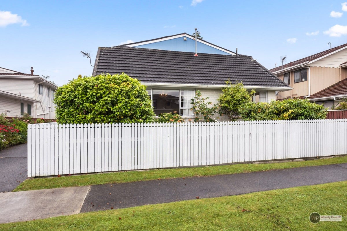 1/28 ST COLUMBANS GR, Boulcott, Lower Hutt - Carousel 20