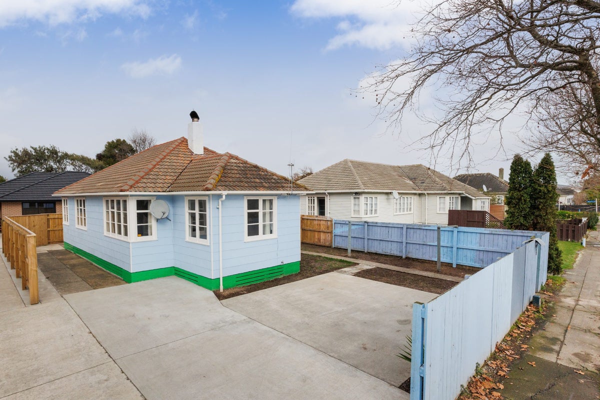 70 Rangiora Avenue, Roslyn, Palmerston North - Carousel 1