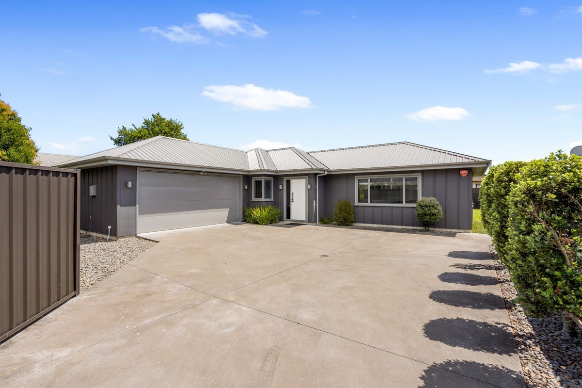 806A Sylvan Road, Parkvale, Hastings - Carousel 1